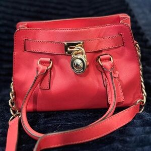 Michael Kors Hamilton
Watermelon Handbag - Satchel
Color: Maroon/Pink